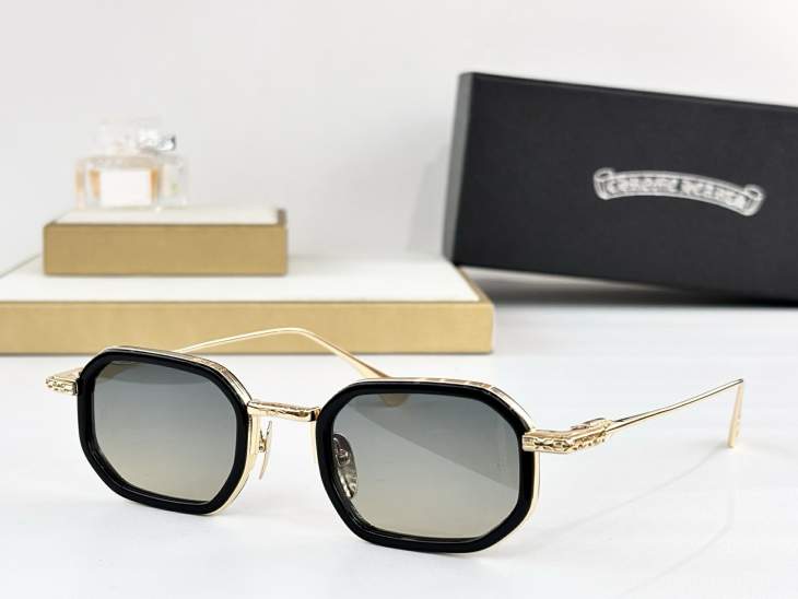 Picture of Chrome Hearts Sunglasses _SKUfw76704624fw